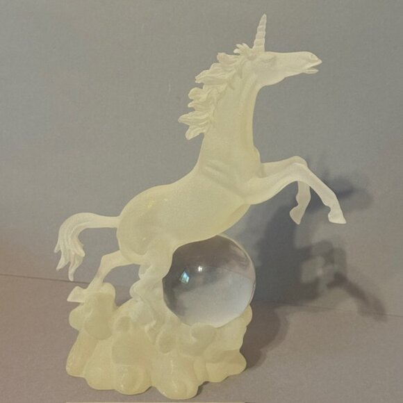 Vintage Unicorn Figurine Sculpture Pegasus Frosted Glass Longarch Crystal Ball